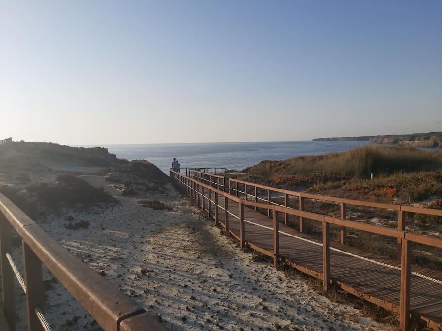 Zambujeiraseahouse - 100M Da Praia Замбужейра-ду-Мар Экстерьер фото